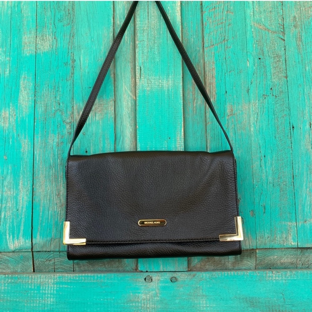 Micheal Kors Beverly oversized Leather Clutch